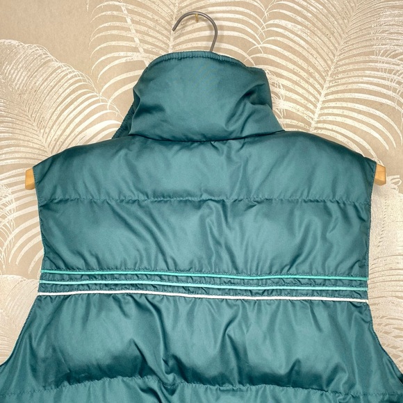 Retro Puffer Vest - Picture 9 of 10
